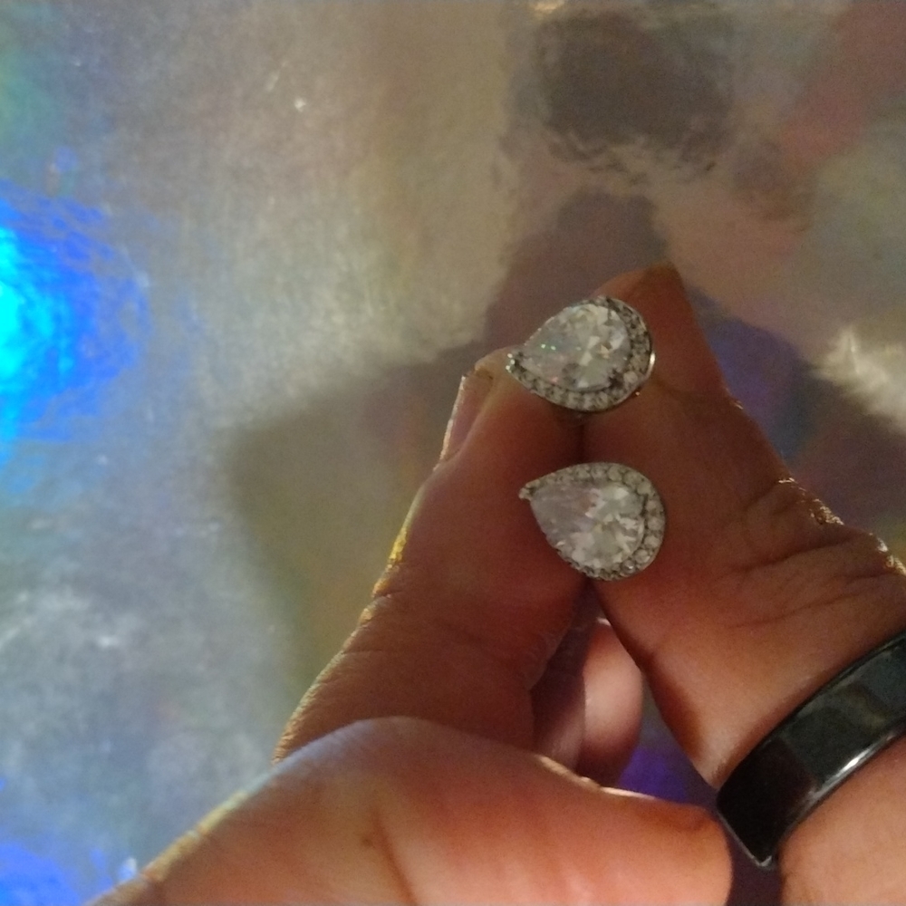 White gold moissanite studs